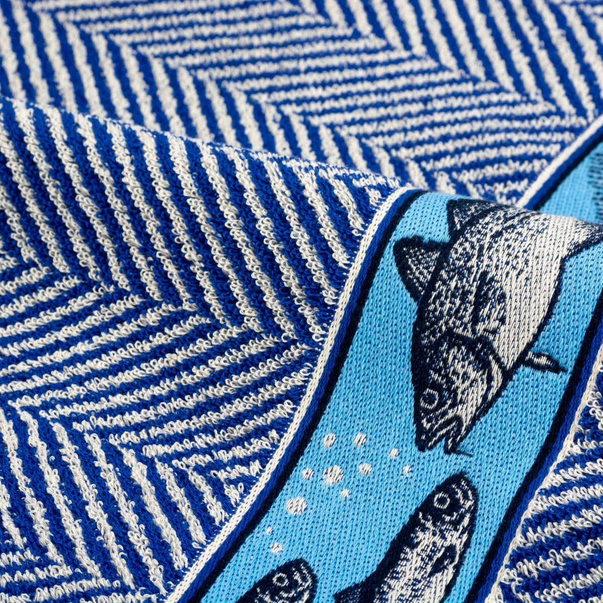 Bunzlau Castle Keukendoek Fish Royal Blue