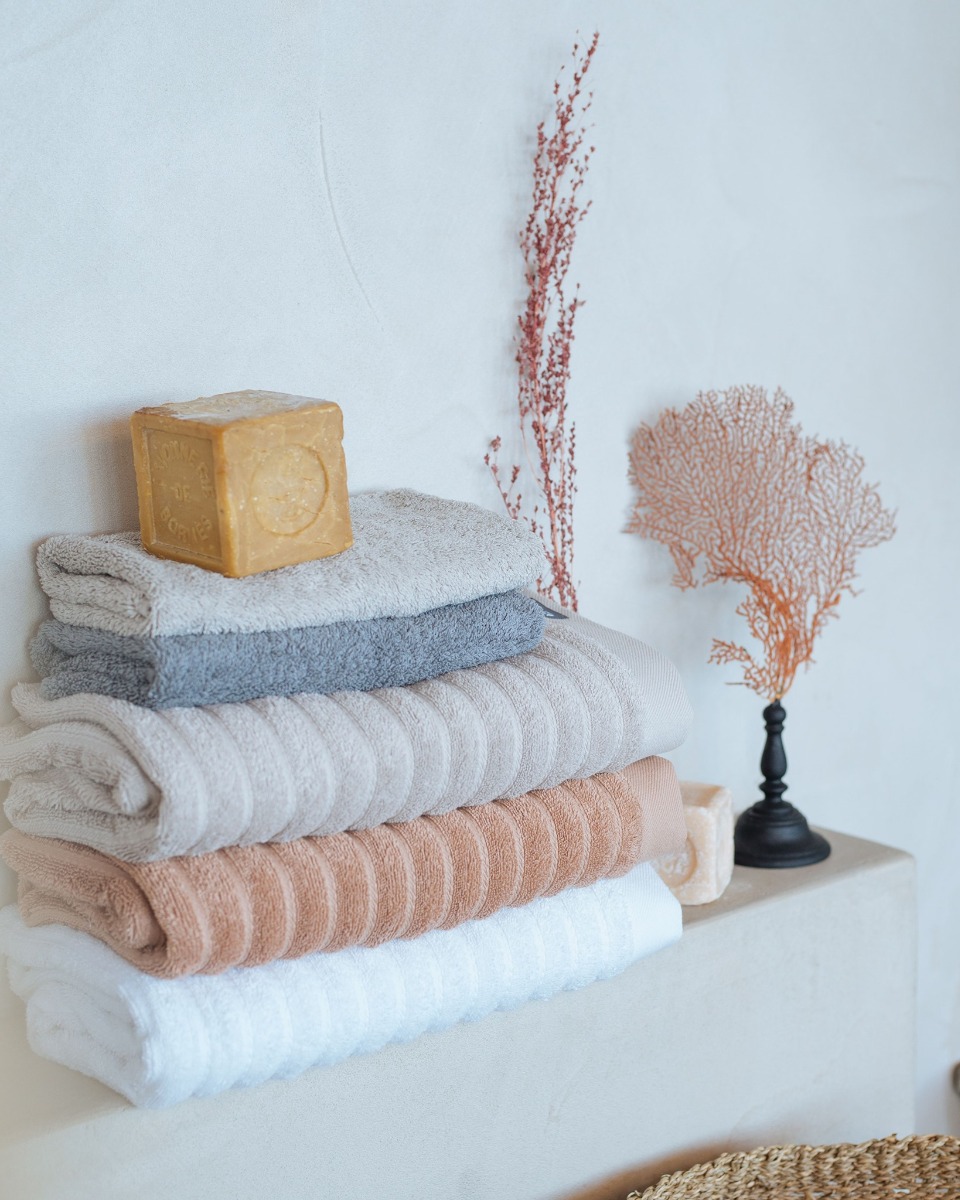 Vandyck Home Wave White